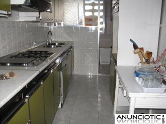 Piso en venta de 3 dormitorios y 2 baños con calefacción central