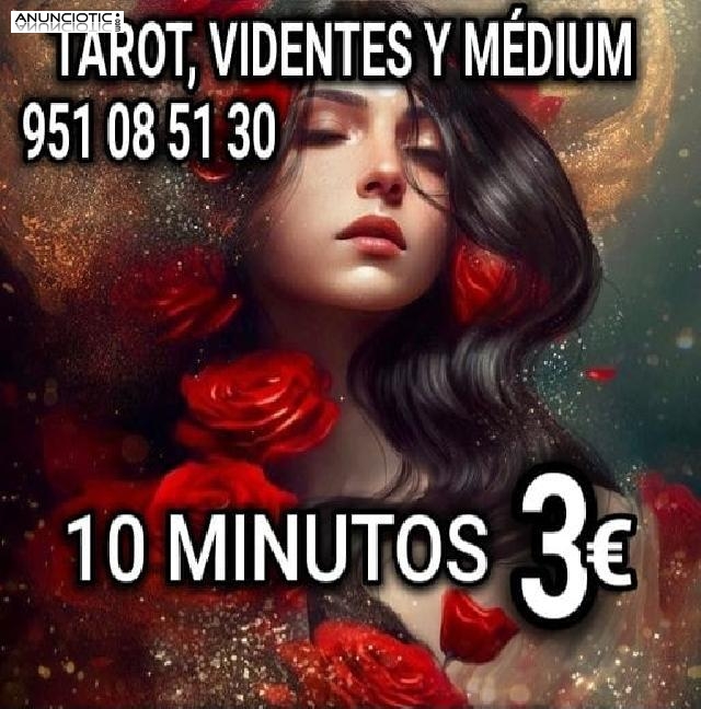 Descubre tu futuro a través del tarot:,