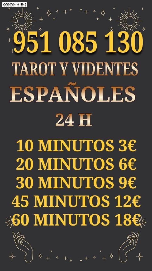 Descubre tu futuro a través del tarot,,,,,