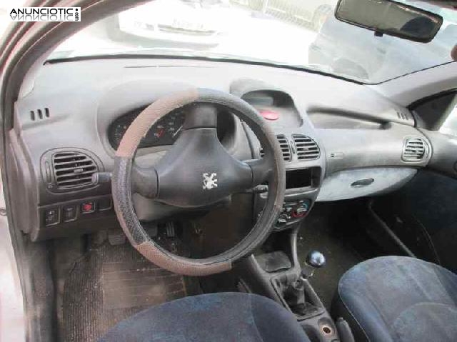 Peugeot 206 berlina para despiece completo