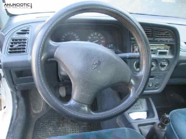 Despiece de peugeot 306 4 puertas del 97 1.4 75cv