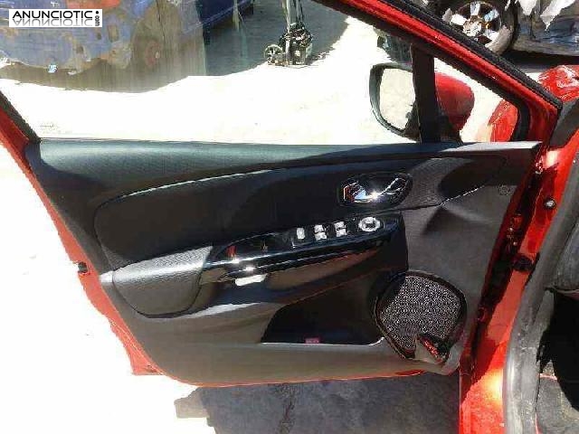 Piloto 2076795 de renault clio 2014