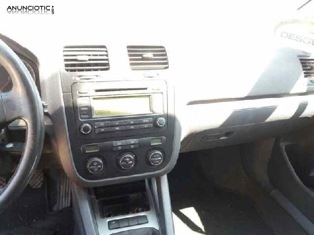 Piloto 2040086 de volkswagen golf 2004