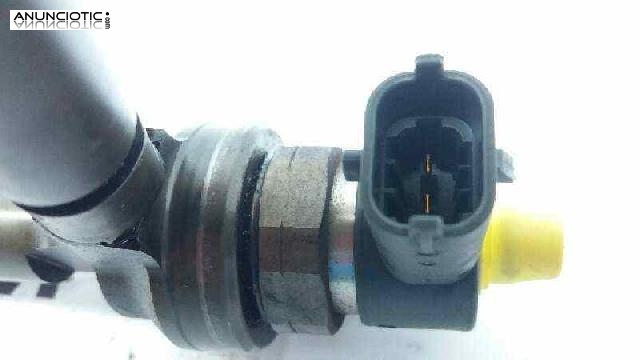 Inyector 1897580 de opel r-0445110175