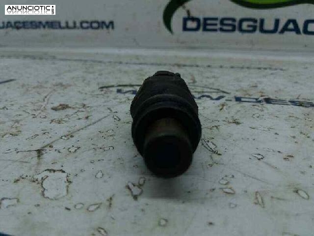 Inyector 2295946 de renault r-kca17s42