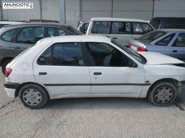 Paragolpes de peugeot 306 berlina 3/5