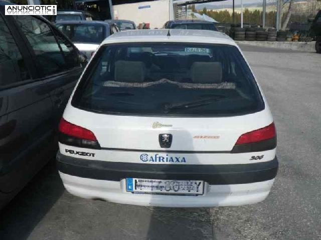 Paragolpes de peugeot 306 berlina 3/5