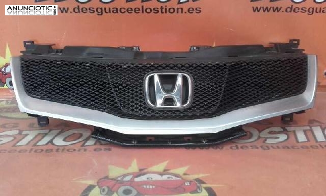 Rejilla delantera honda civic año 2009