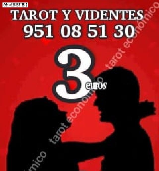 Descubre tu futuro a través del tarot,.,,