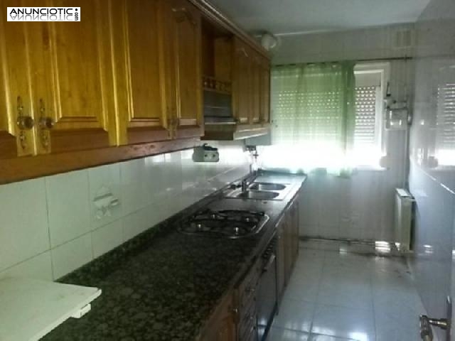 Se vende piso en avenida  artesa