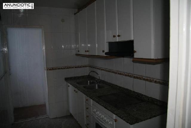 Piso en zona balàfia de 77 m2