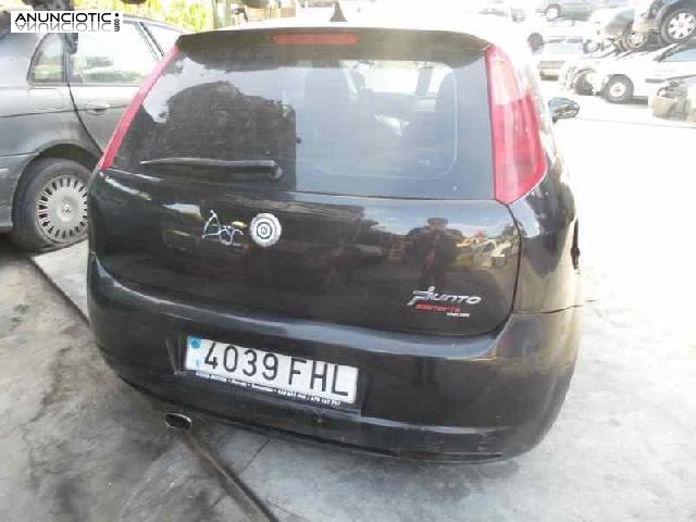 Puerta 257952 de fiat grande punto (199)