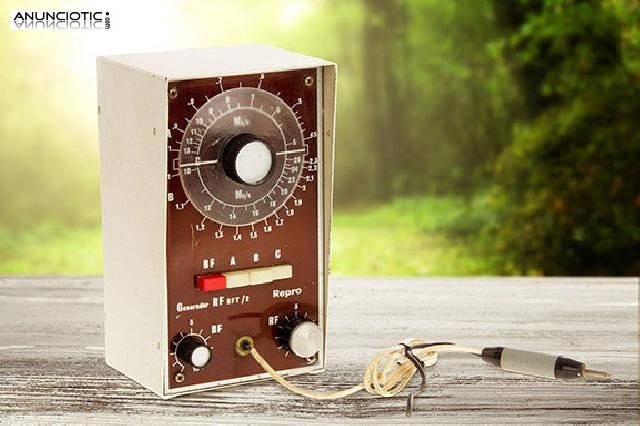 Antiguo generador de radiofrecuencia