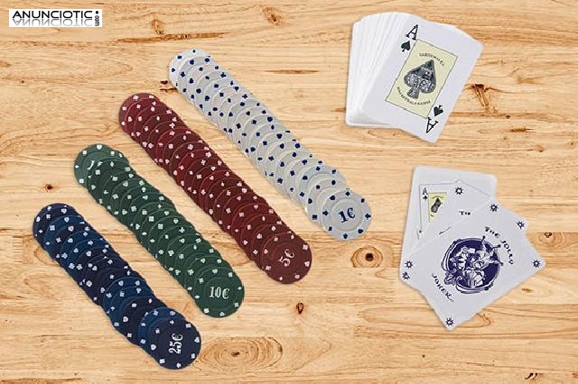 Juego de fichas de poker con cartas