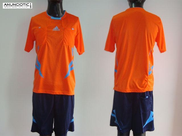 sólo  16 para camiseta de fútbol de adidas 14-15