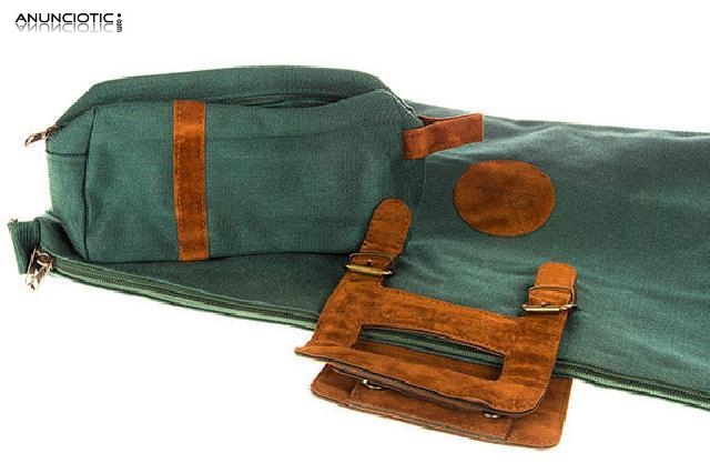 Conjunto bolsa y neceser de viaje color verde