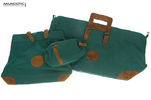 Conjunto bolsa, mochila y neceser de viaje color verde