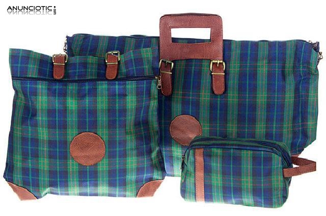 Conjunto bolsa, mochila y neceser de viaje de cuadros verdes y azules