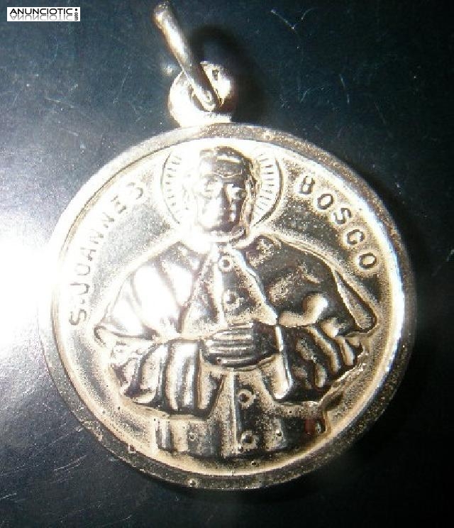 MEDALLA VIRGEN AUXILIADORA EN ORO Y EN PLATA.