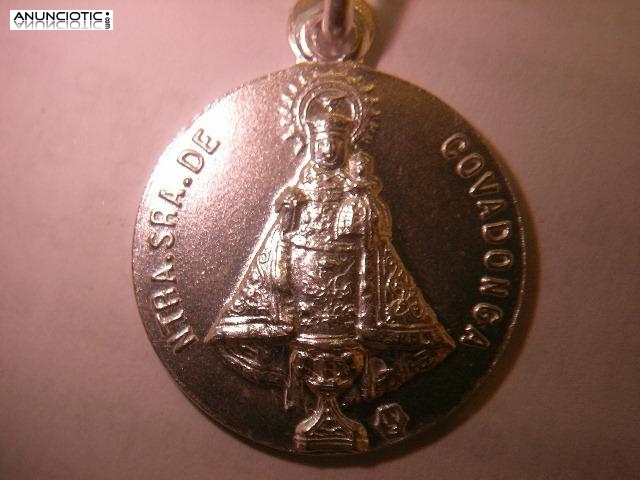 MEDALLA Y CRUZ VIRGEN DE COVADONGA EN ORO Y EN PLATA.