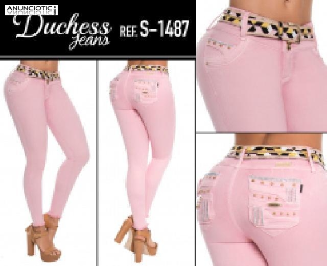 Los mejores pantalones para tu figura en Encanto Latino