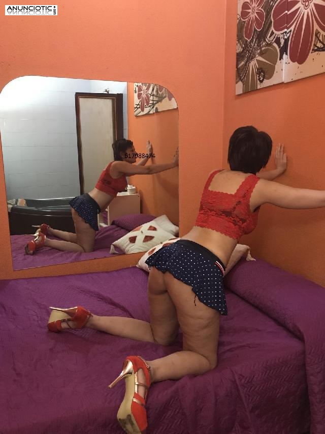 MADURA MUY COMPLETITA EN LA CAMA  Madura muy cachonda, viciosa, sexo a tope