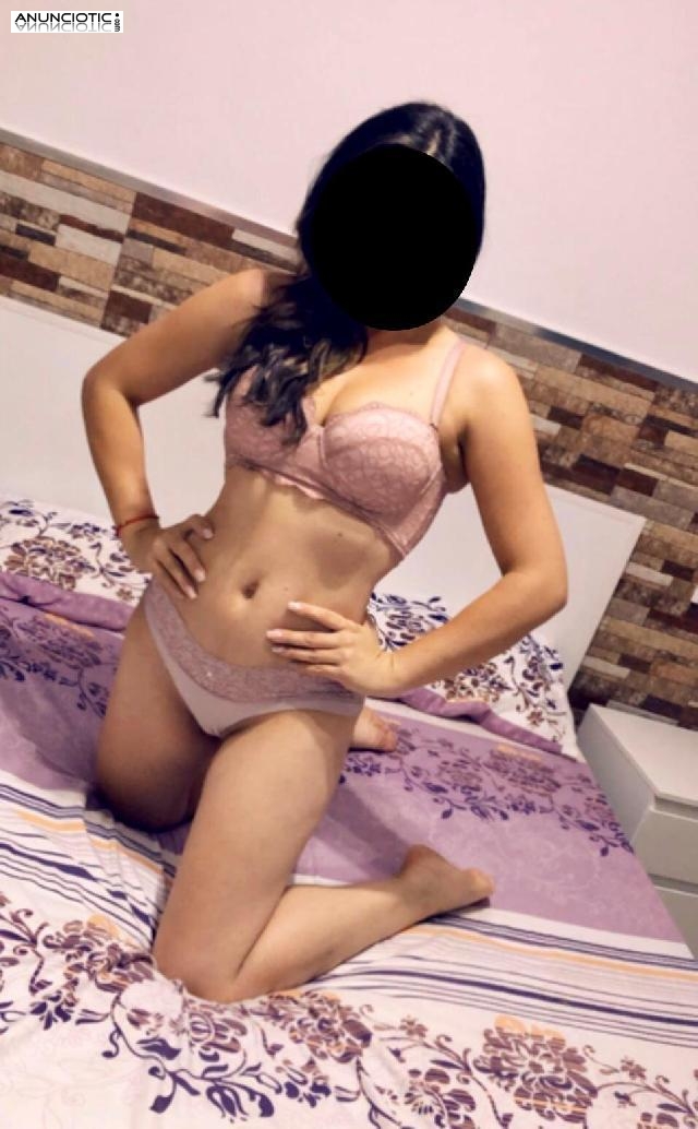 SENSUAL Y COMPLACIENTE JOVENCITA AMANTE DEL SEXO CON DULZURA Y JUEGUECITOS