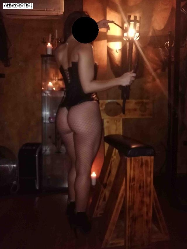 MISTRESS NEFER TRAVESTI DOMINACIÓN Y EROTISMO. ERES SUMISO?