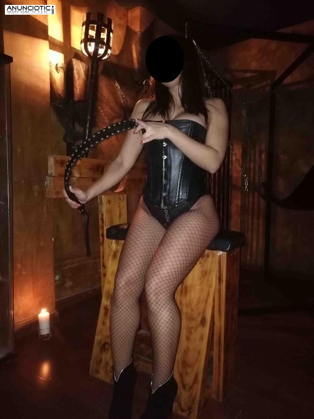 MISTRESS NEFER TRAVESTI DOMINACIÓN Y EROTISMO. ERES SUMISO?