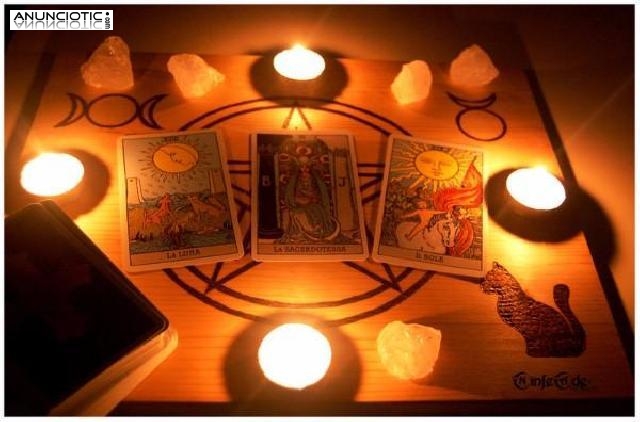 Si buscas respuestas el tarot y yo te las daremos