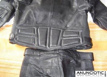 Vendo MONO DE CUERO moto para chico TALLA 52 