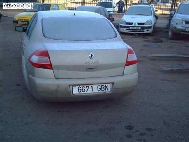 Tapa maletero de renault - megane