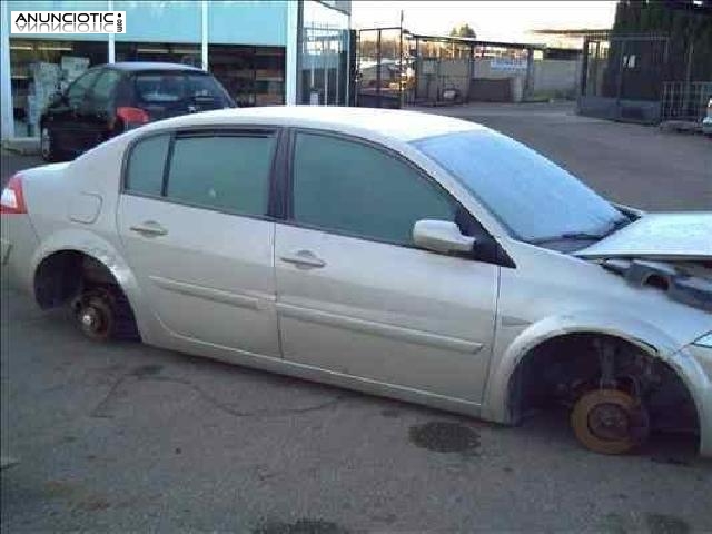 Tapa maletero de renault - megane