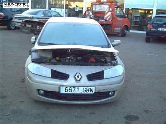 Tapa maletero de renault - megane