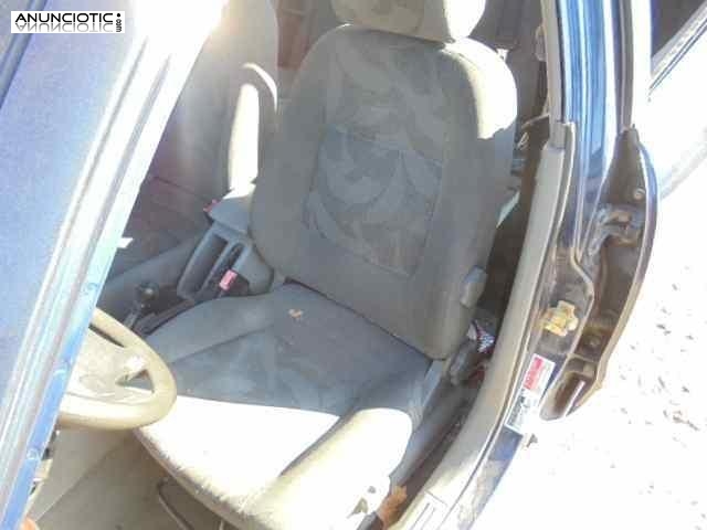 Asiento delantero izquierdo 3576745