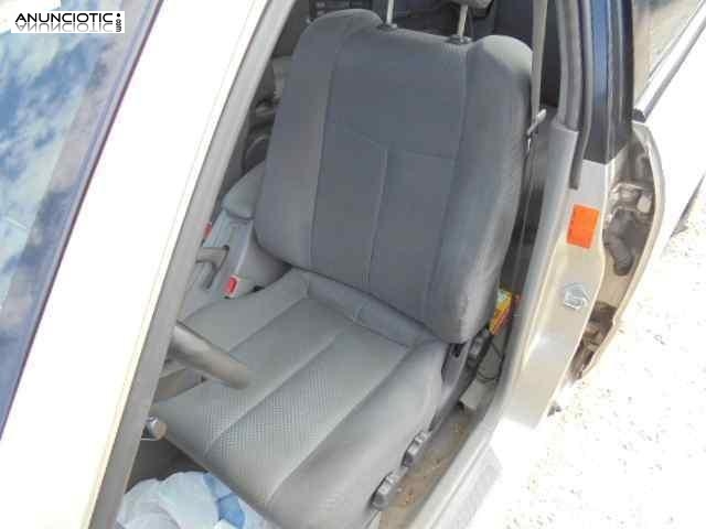 Asiento delantero izquierdo 3450063