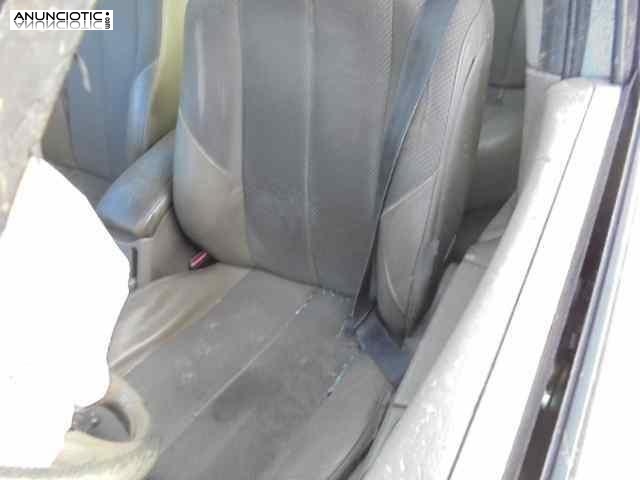 Asiento delantero izquierdo 3556903