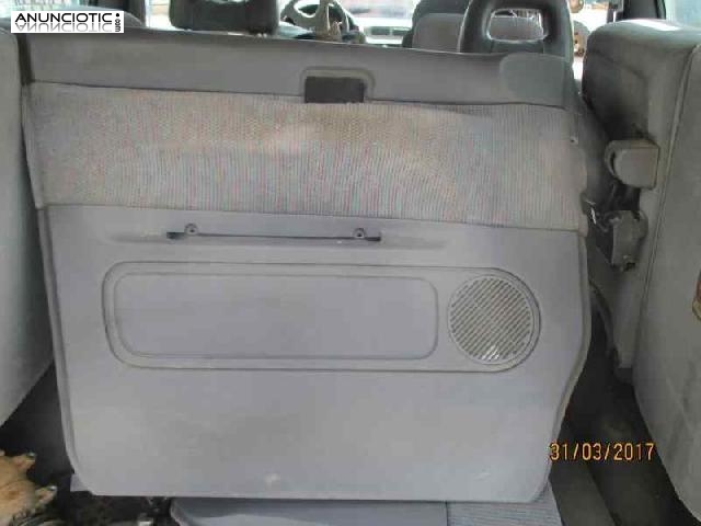 104441 guarnecido nissan serena 1.6