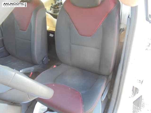 Asiento delantero izquierdo 4015281