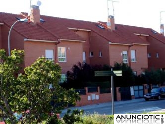 HABITACIONES LIBRES EN  CHALET BOADILLA DEL MONTE