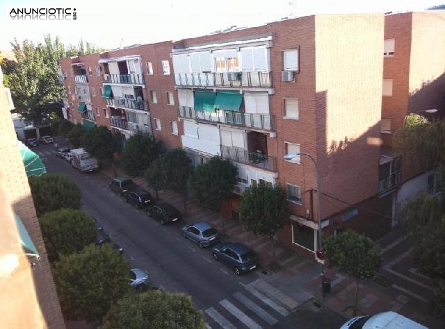 Se vende 4 piso con ascensor muy luminoso en 