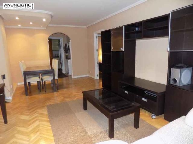 Apartamento grande en finca buena