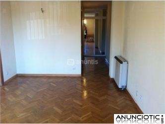 Pozuelo Zona Ayuntamiento 60 m. Centrico Tambien como OFICINA.Pos. OPCION COMPRA