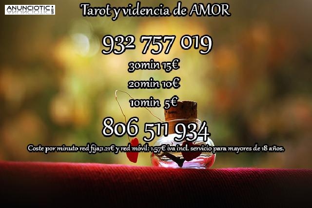 Violeta tarot y videncia de amor