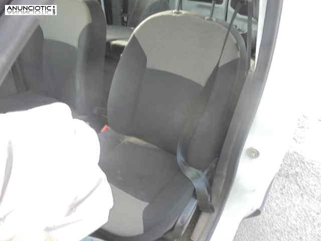 Asiento delantero izquierdo 4024139