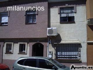 ALQUILO CHALET  ADOSADO EN CAMPANILLAS  en malaga