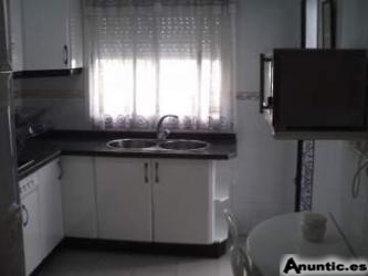 ALQUILO CHALET  ADOSADO EN CAMPANILLAS  en malaga