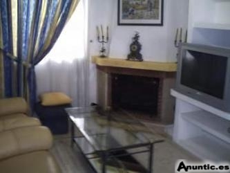 ALQUILO CHALET  ADOSADO EN CAMPANILLAS  en malaga