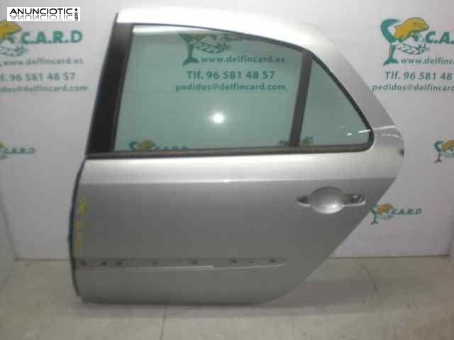 Puerta trasera izquierda 2735176 renault