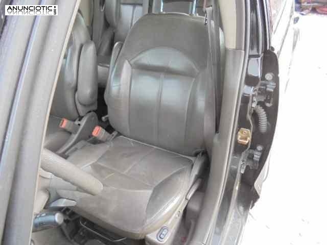 Asiento delantero izquierdo 3553752 